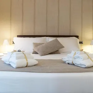 https://bb-palazzo-perrotta.taorminaitalyhotels.com